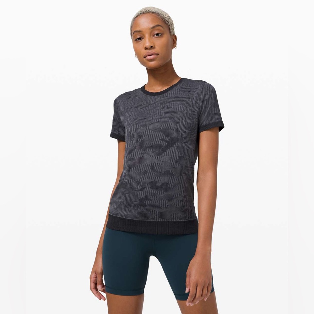 lululemon athletica Black Short Sleeve Tee